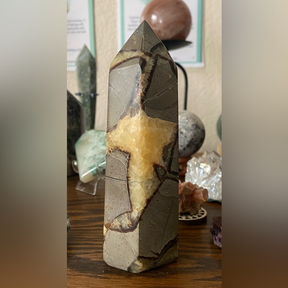 Brand New Beautiful Septarian Dragon Tower